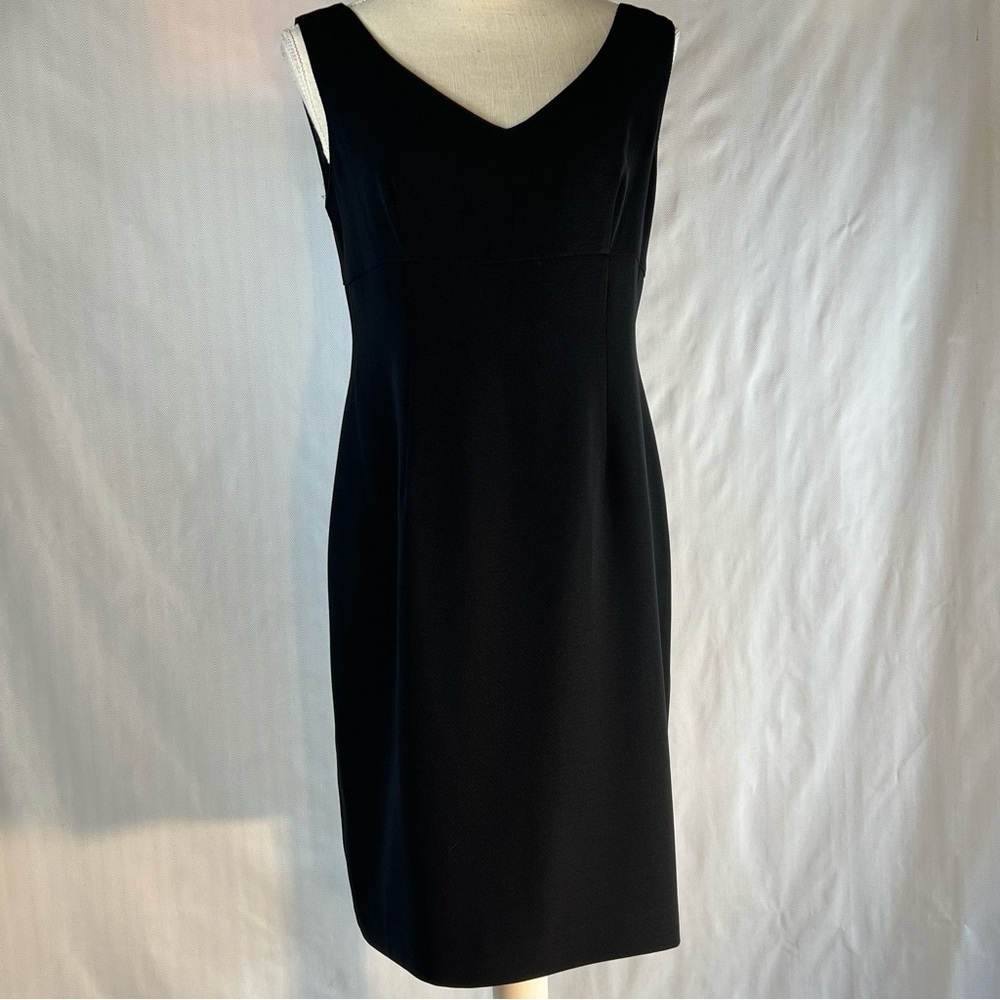 Plaza South Little Black Dress V Neck Sleeveless Mid Length Sheath Dress 6P 👍